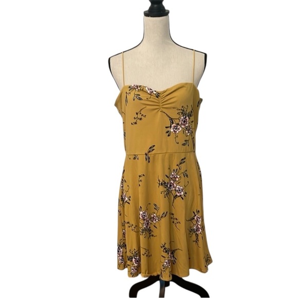 Socialite Gold Spaghetti Strap Floral Print Pull Over Comfortable Dress EUC XL - Picture 1 of 7